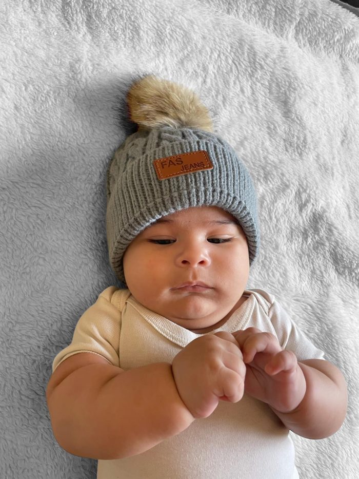 Knitted πλεκτό σκουφάκι με 1 πον πον σε πλεξούδα 3202 - Image 3