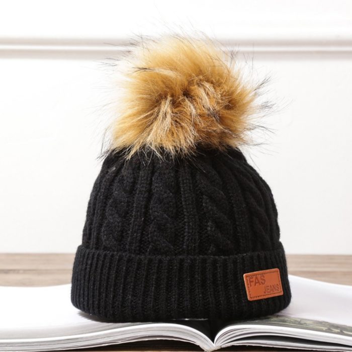 Knitted πλεκτό σκουφάκι με 1 πον πον σε πλεξούδα 3202 - Image 6