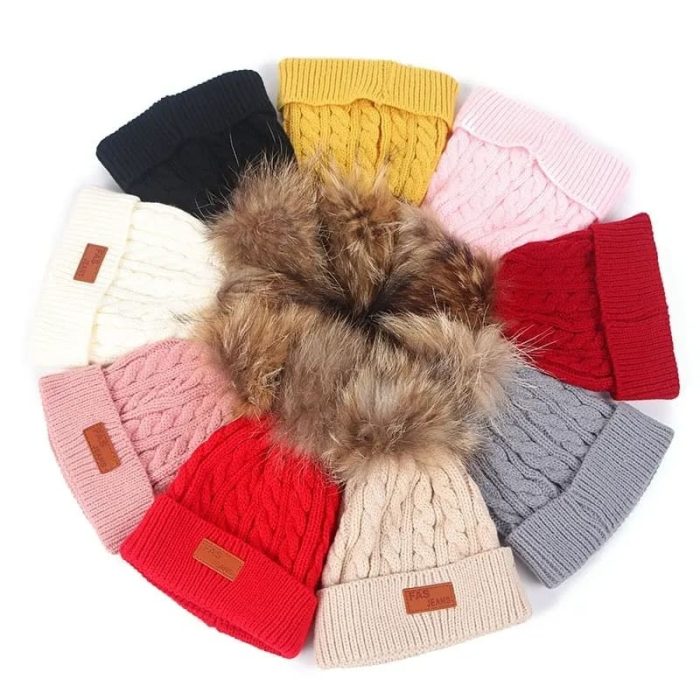 Knitted πλεκτό σκουφάκι με 1 πον πον σε πλεξούδα 3202 - Image 1