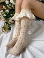 Δαντελένιες παιδικές κάλτσες 8425 - Image 2